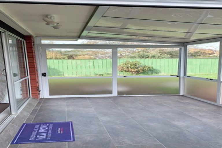 Photo of property in 2/17 Vivian Wilson Drive, Eastern Beach, Auckland, 2012