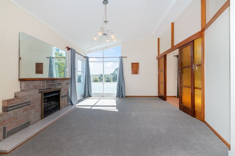 Photo of property in 41 Sunnyside Road, Sunnyvale, Auckland, 0612