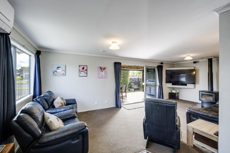 Photo of property in 37 Tait Drive, Greenmeadows, Napier, 4112