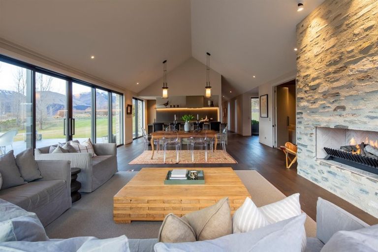 Photo of property in 7 Bendemeer Lane, Lake Hayes, Queenstown, 9371