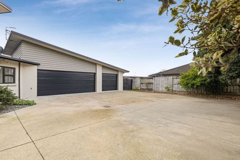 Photo of property in 6 Trump Place, Kelvin Grove, Palmerston North, 4414