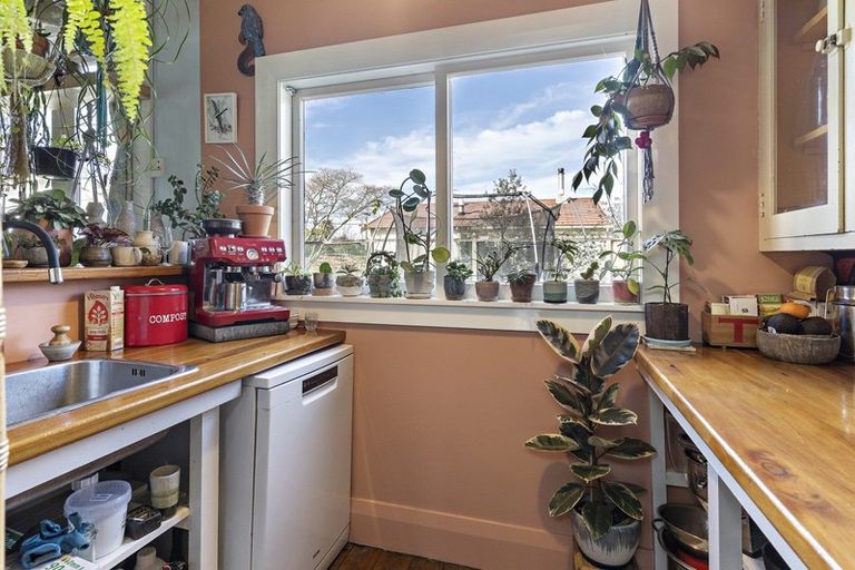 Photo of property in 10 Venice Street, Martinborough, 5711