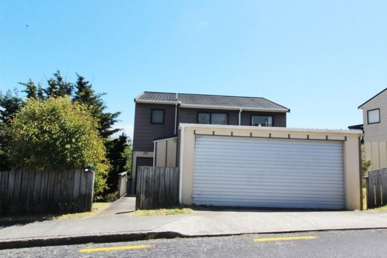 Photo of property in 16 Morere Street, Titahi Bay, Porirua, 5022