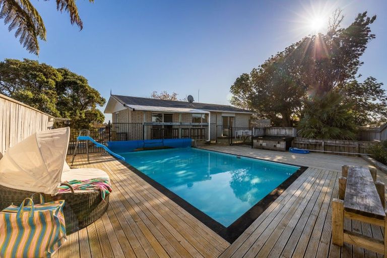 Photo of property in 219a Tukapa Street, Westown, New Plymouth, 4310