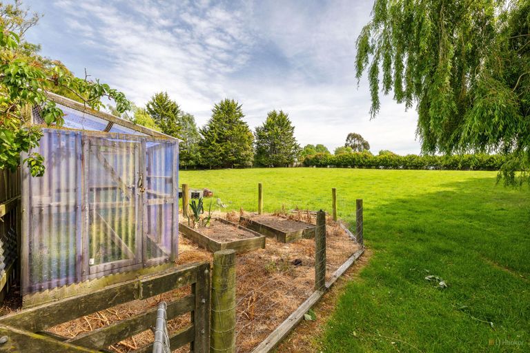 Photo of property in 124 Maytown Road, Waimate, 7978