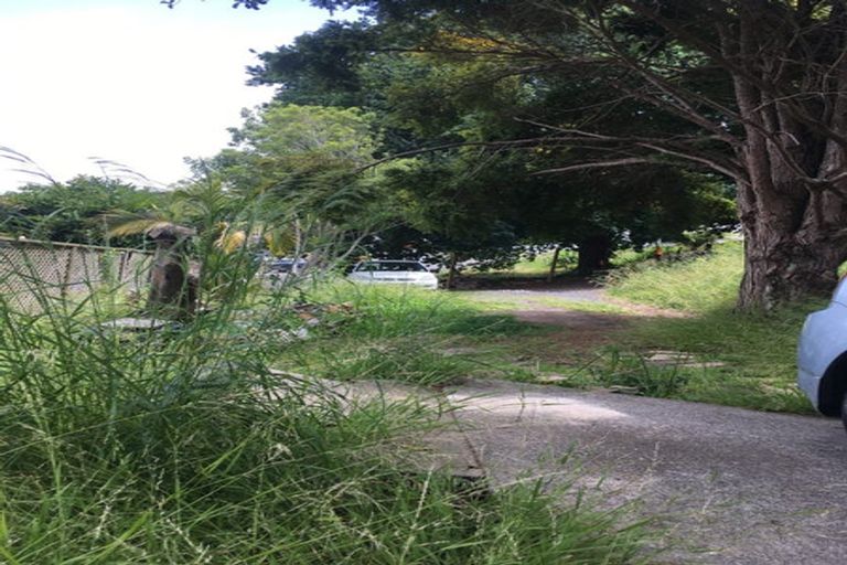 Photo of property in 28 Howard Road, Northcote, Auckland, 0627