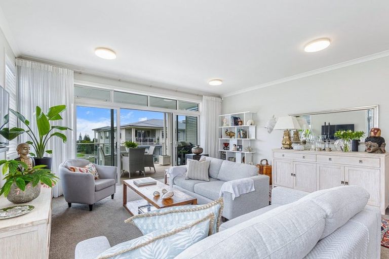 Photo of property in 52 Landmark Terrace, Orewa, 0931