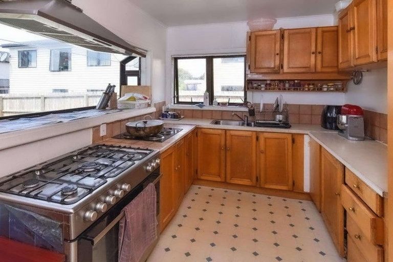 Photo of property in 13 Gibbs Road, Manurewa, Auckland, 2102