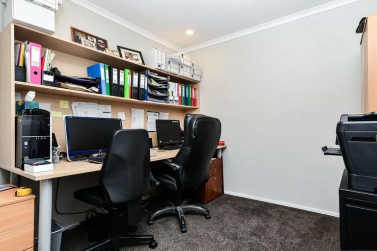 Photo of property in 3 Johnsfield Place, Rototuna, Hamilton, 3210