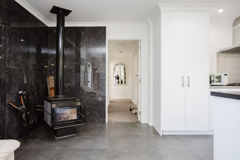 Photo of property in 14 Aerodrome Road, Dannevirke, 4972