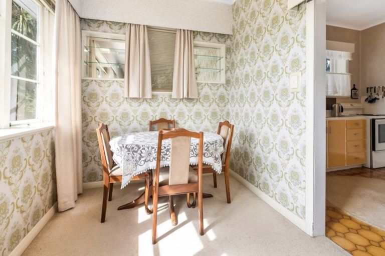 Photo of property in 75 Walmer Road, Point Chevalier, Auckland, 1022