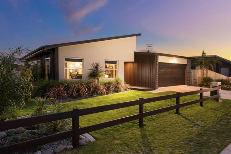 Photo of property in 51 Kohekohe Road, Papamoa Beach, Papamoa, 3118