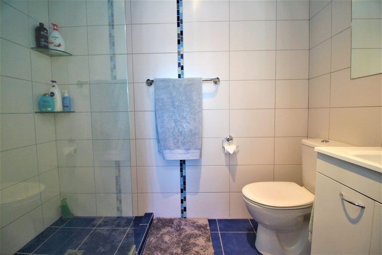 Photo of property in 5 Claridge Street, Glen Eden, Auckland, 0602