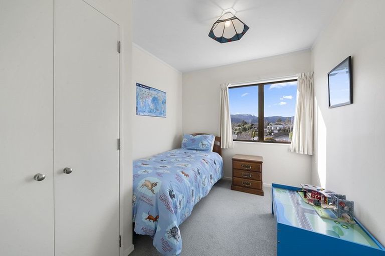 Photo of property in 5 Roman Close, Silverstream, Upper Hutt, 5019