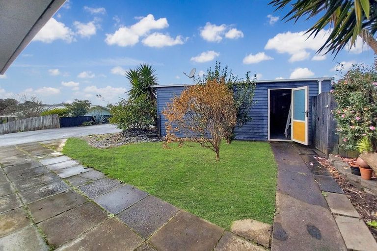 Photo of property in 2/9 Applewood Drive, Henderson, Auckland, 0612
