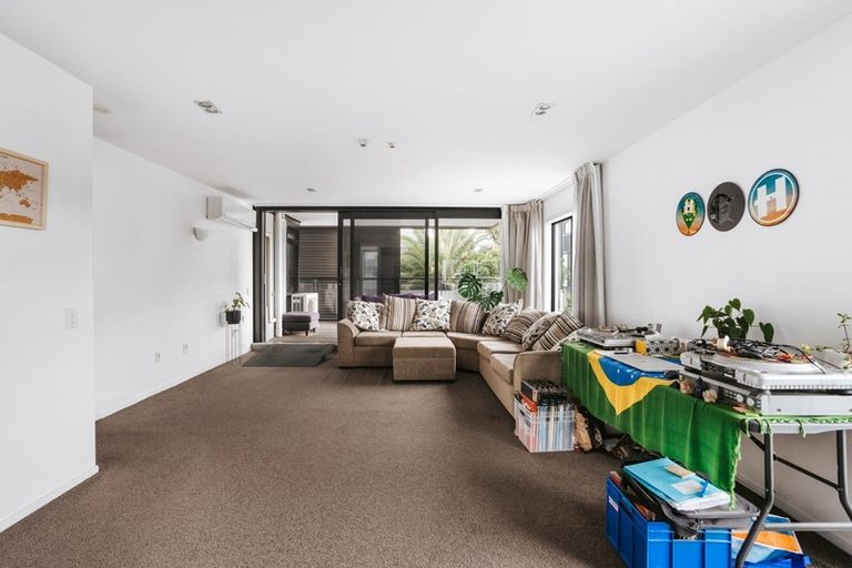 Photo of property in 2-06/424 Maunganui Road, Mount Maunganui, 3116