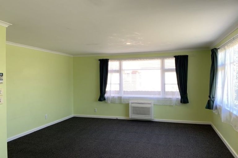 Photo of property in 8 Bushby Place, Bryndwr, Christchurch, 8053