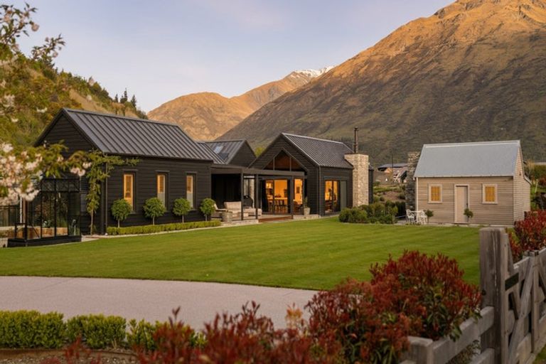 Photo of property in 22 Hicks Road, Lower Shotover, Queenstown, 9304