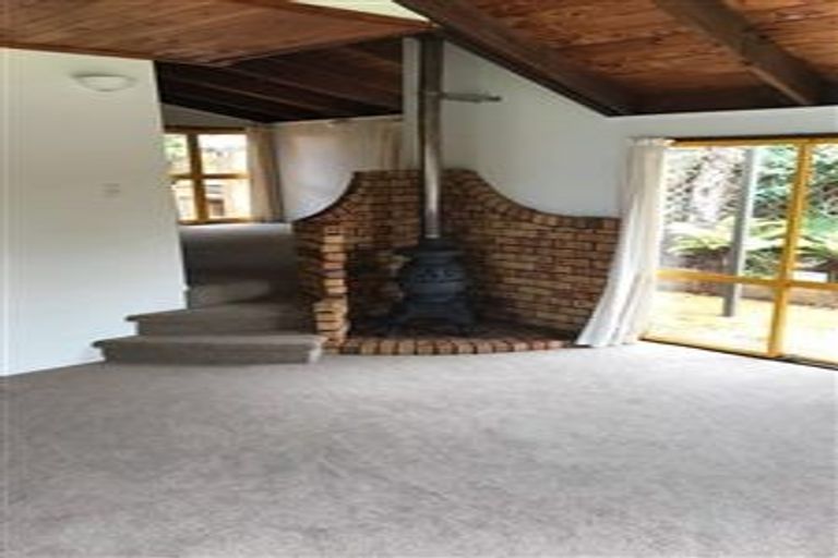 Photo of property in 9 Marina View Drive, West Harbour, Auckland, 0618