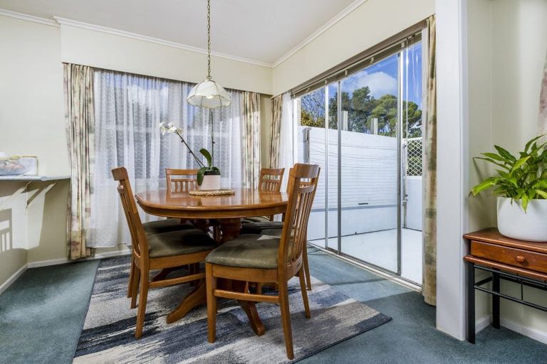 Photo of property in 1/28 Spencer Road, Pinehill, Auckland, 0632