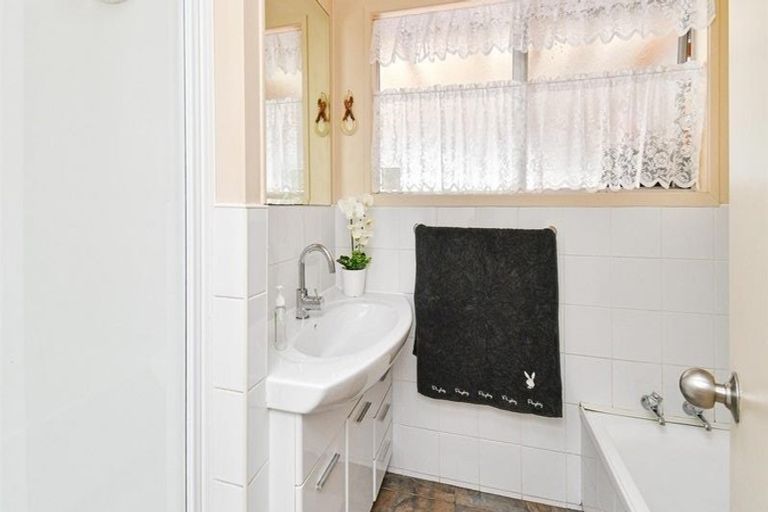 Photo of property in 9 Cathay Lane, Takanini, 2112