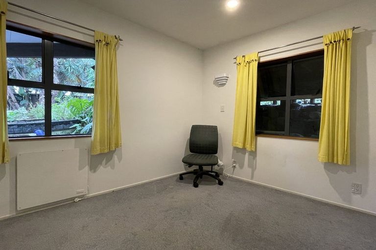 Photo of property in 2 Gilberd Place, Torbay, Auckland, 0630