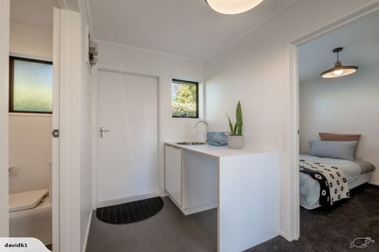 Photo of property in 2/11 Taupata Street, Redcliffs, Christchurch, 8081