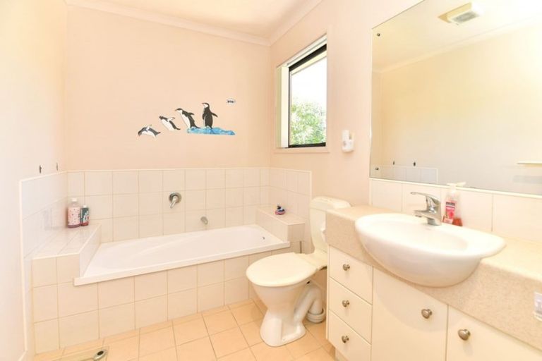 Photo of property in 10 Quarter Deck Lane, Gulf Harbour, Whangaparaoa, 0930