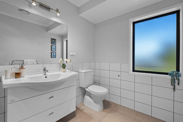 Photo of property in 38 Kereru Place, Pyes Pa, Tauranga, 3112