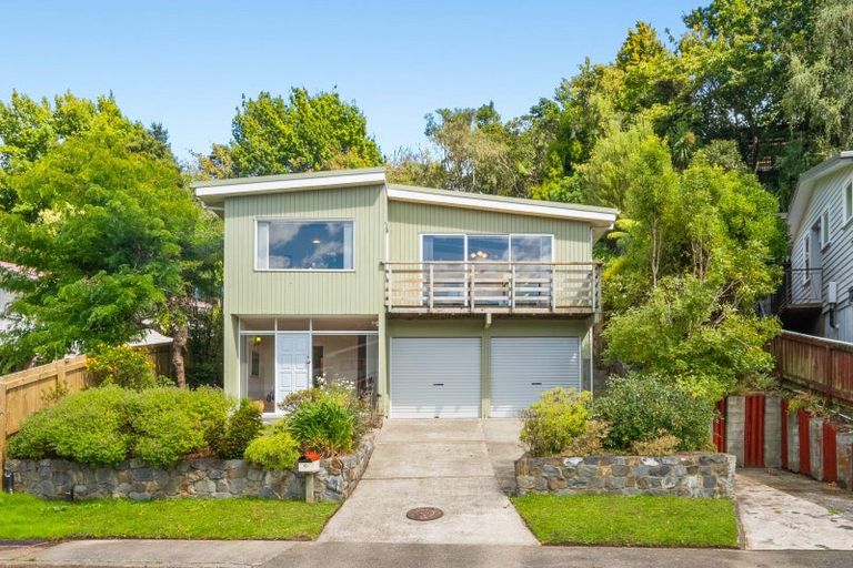 Photo of property in 10 Deller Grove, Silverstream, Upper Hutt, 5019