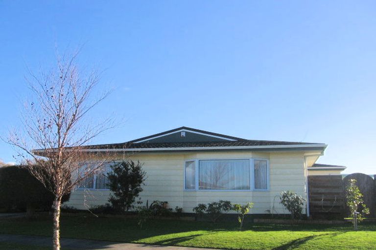 Photo of property in 14 Delta Place, Milson, Palmerston North, 4414