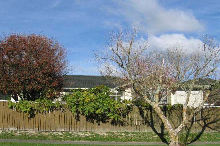 Photo of property in 4 Kairimu Street, Stokes Valley, Lower Hutt, 5019