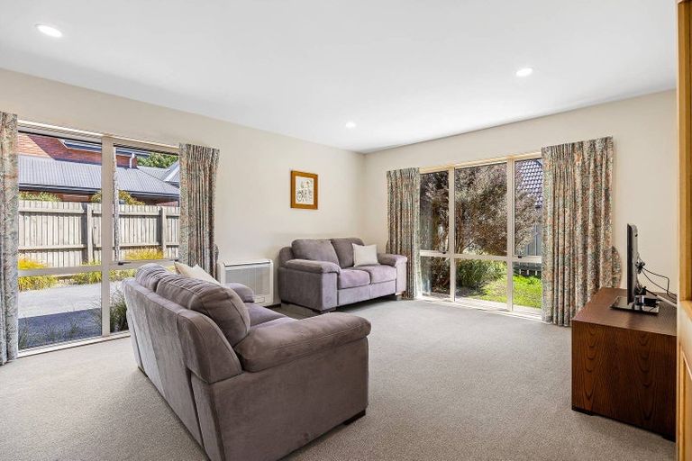 Photo of property in 2/43 Claridges Road, Casebrook, Christchurch, 8051