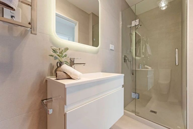 Photo of property in 37 Observation Green, Hobsonville, Auckland, 0616