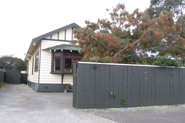 Photo of property in 19 Ward Street, Palmerston North, 4414
