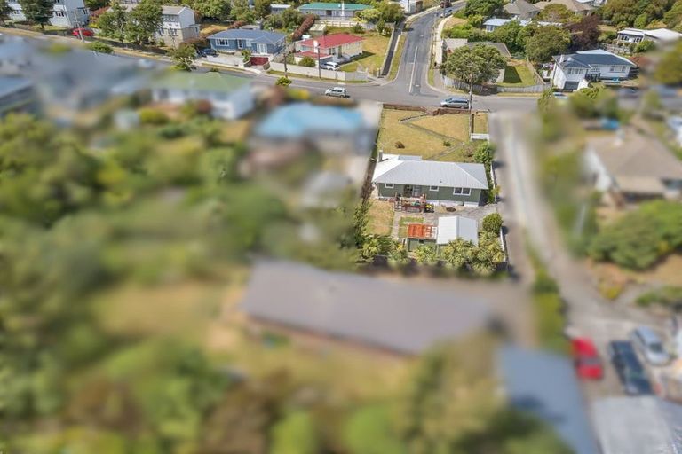 Photo of property in 67 Bell Street, Tawa, Wellington, 5028