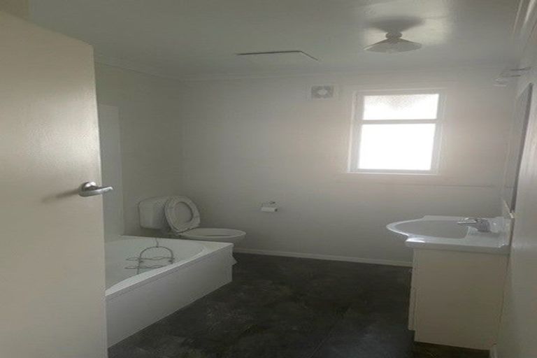 Photo of property in 264 Tremaine Avenue, Highbury, Palmerston North, 4412