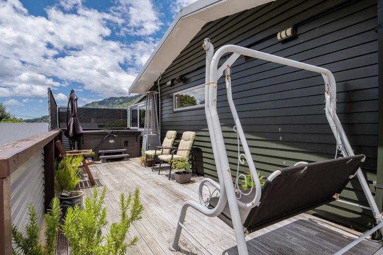Photo of property in 14 Beach Road, Waikawa, Picton, 7220
