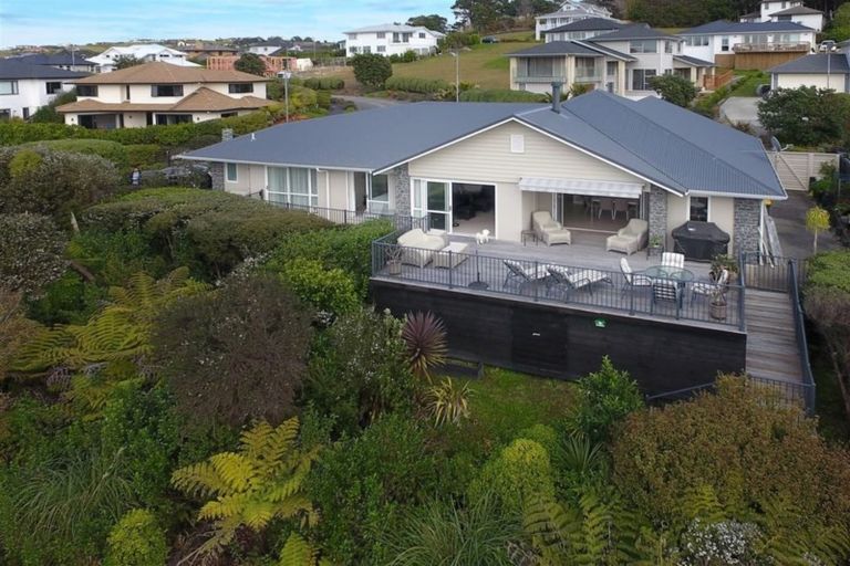 Photo of property in 2 Bella Vista Drive, Gulf Harbour, Whangaparaoa, 0930