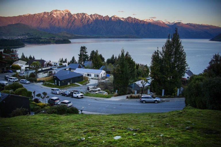 Photo of property in 6 Aspen Grove, Fernhill, Queenstown, 9300