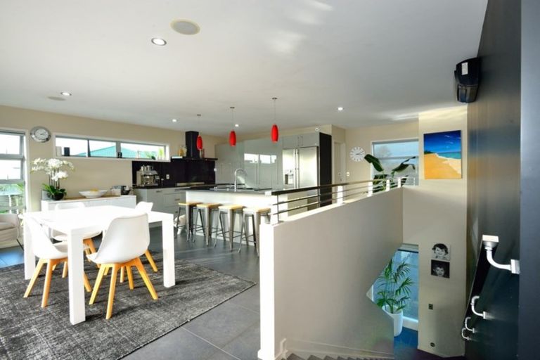 Photo of property in 105 Ferry Road, Clive, 4102