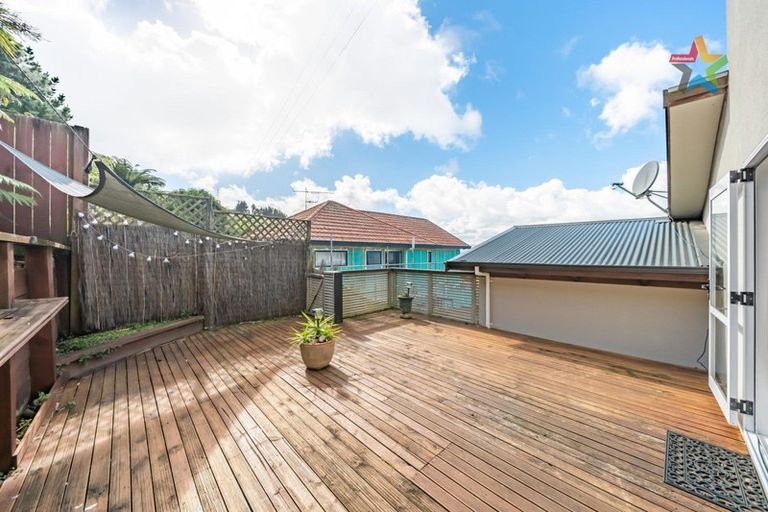 Photo of property in 2/150 Tirohanga Road, Tirohanga, Lower Hutt, 5010
