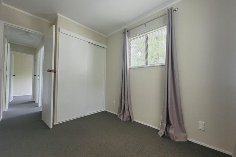 Photo of property in 1-2 Seagull Place, Whitby, Porirua, 5024