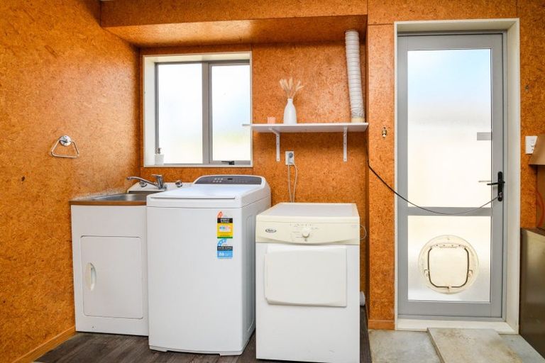 Photo of property in 6 Angelina Way, Kelvin Grove, Palmerston North, 4414