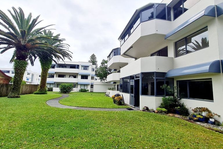 Photo of property in 15a Puriri Avenue, Orewa, 0931
