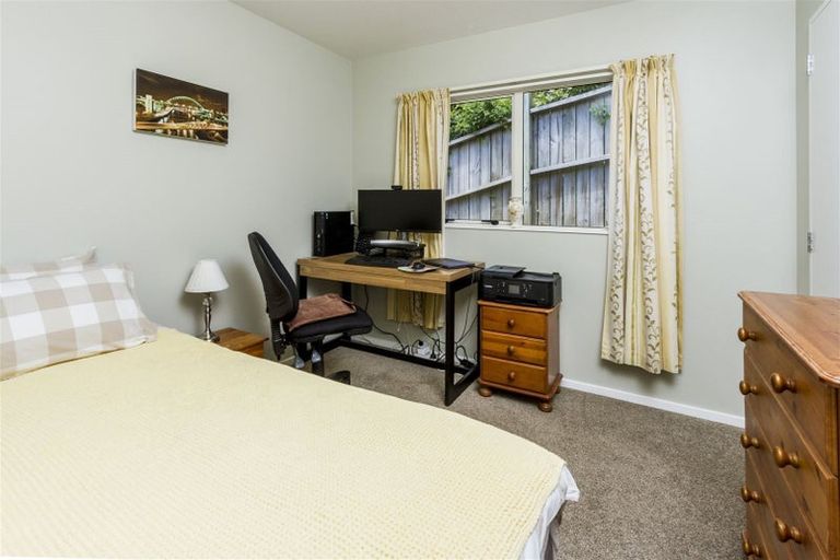 Photo of property in 17 Bushglen Court, Browns Bay, Auckland, 0630