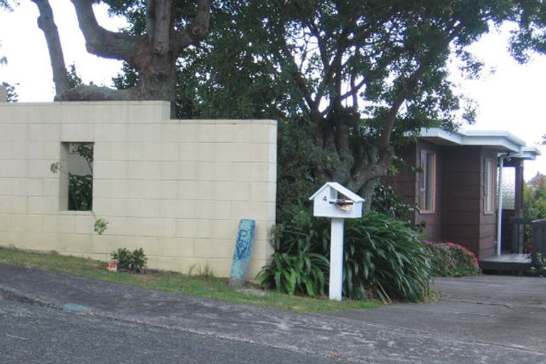 Photo of property in 4 West Glade Crescent, Birkenhead, Auckland, 0626