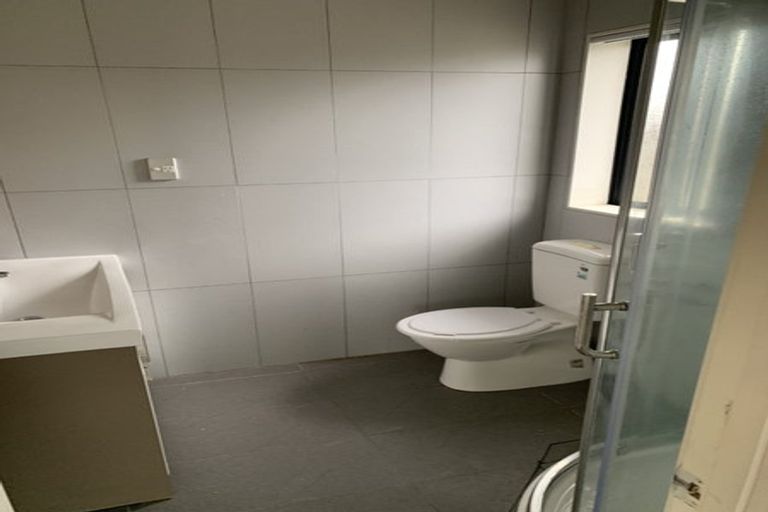 Photo of property in 80 South Kensington Way, Henderson, Auckland, 0612