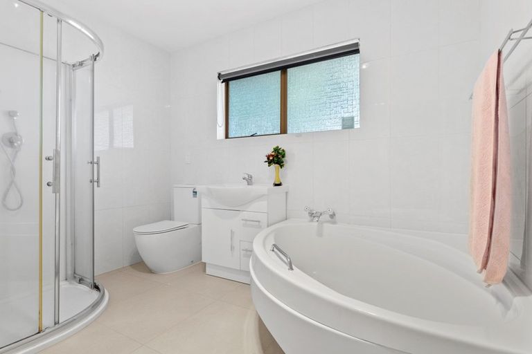 Photo of property in 6 Suwyn Place, Weymouth, Auckland, 2103