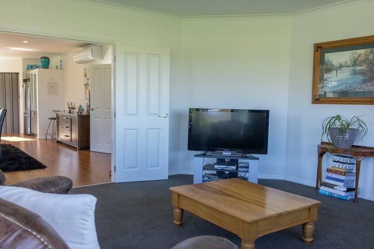 Photo of property in 24 Wakefield Road, Levin, 5571